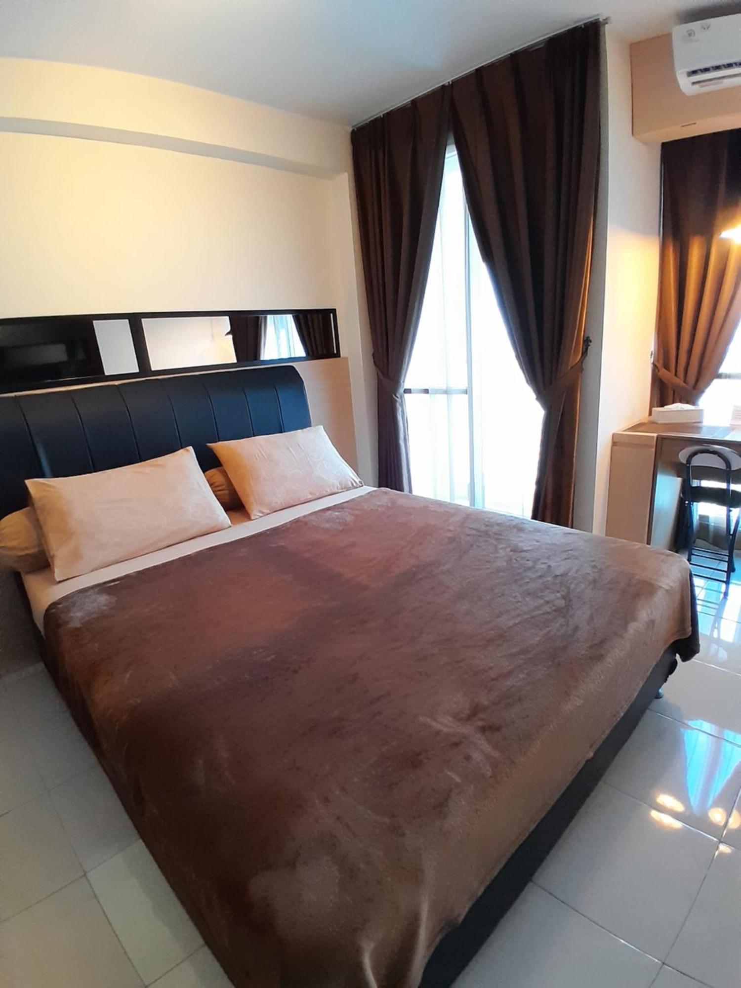 Pleasant6tifolia * Jakarta